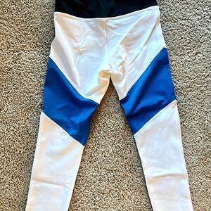 L'URV Luxury Activewear Race Ready 3/4 Leggings Size XS